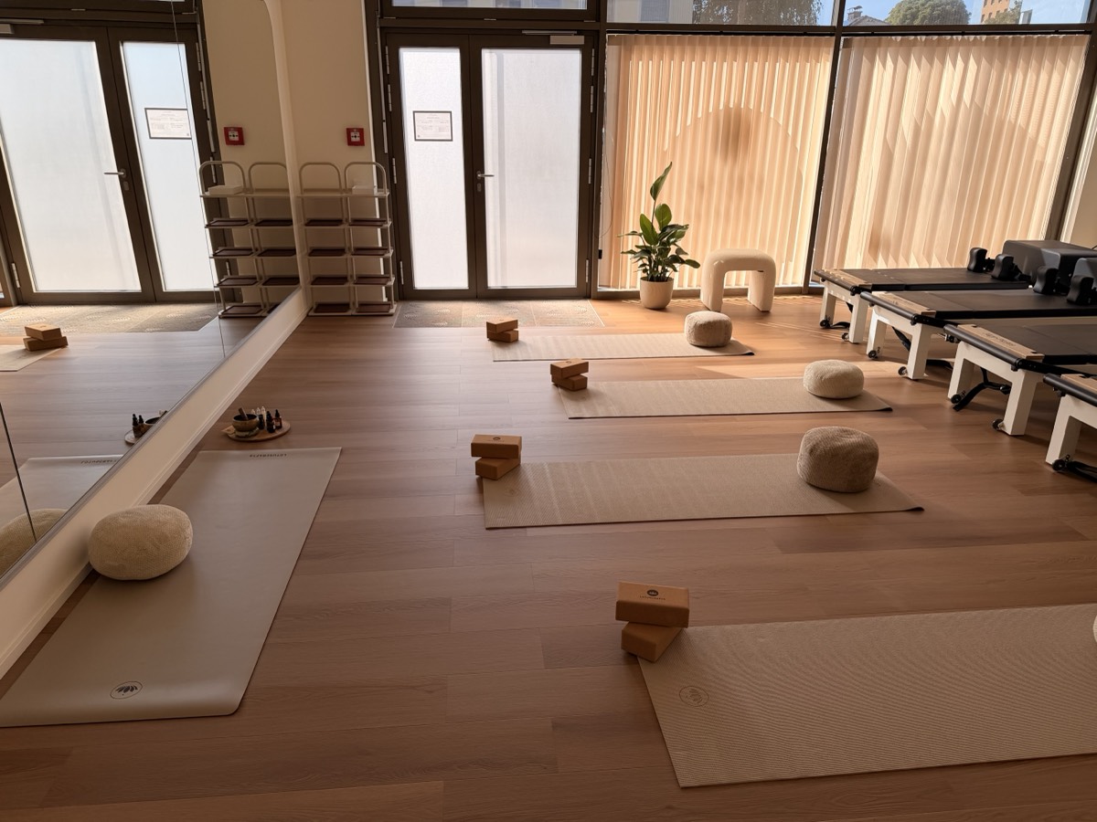 Flow Yoga